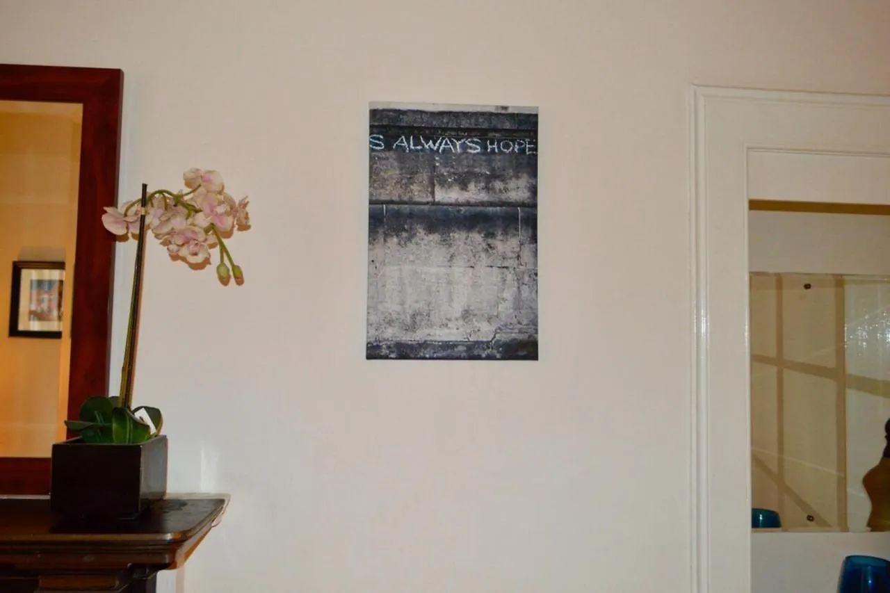 Homely Comfortable 2 Bed In Historic Rose Street Edinburgh 0*,  United Kingdom