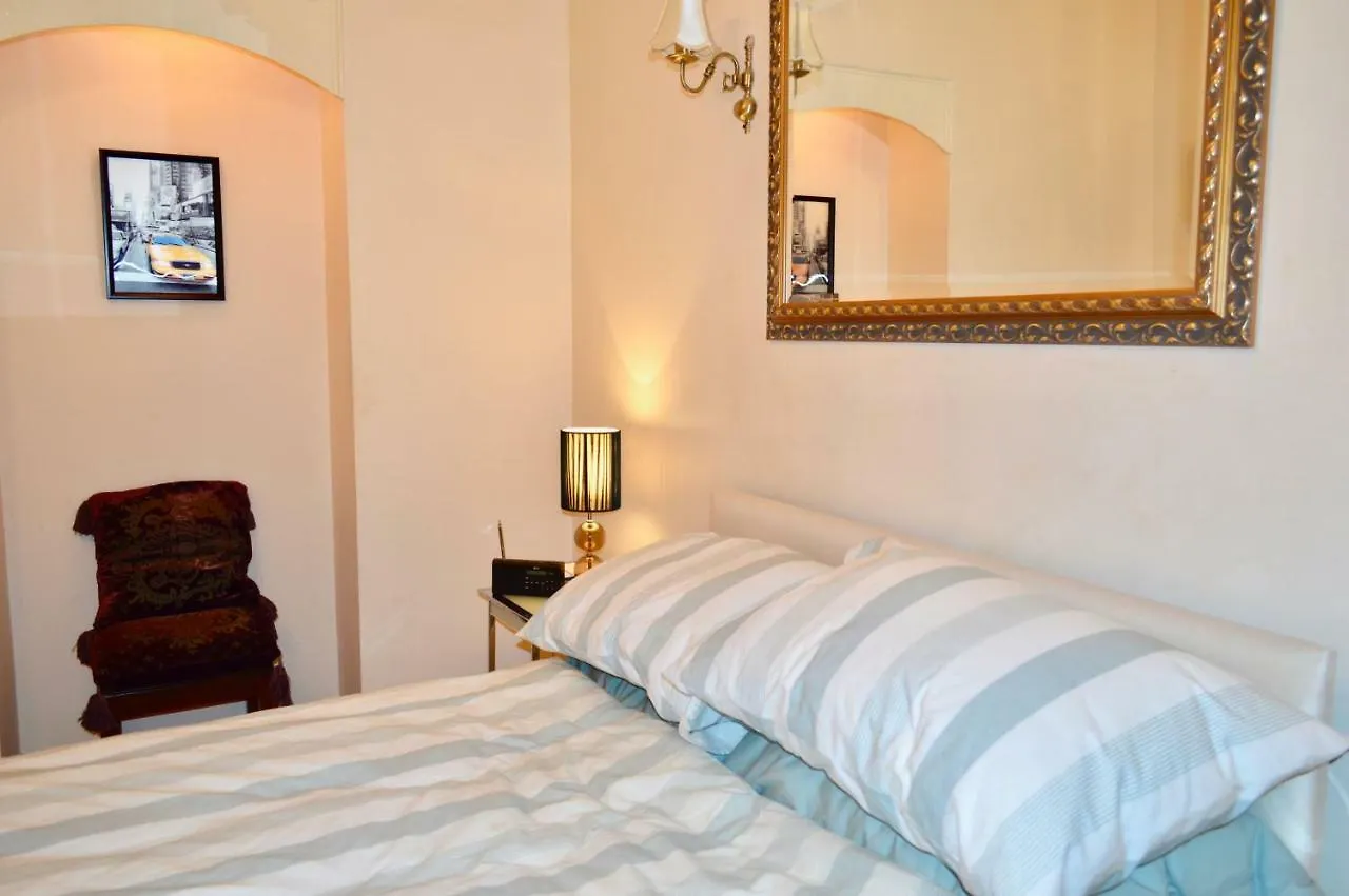 Homely Comfortable 2 Bed In Historic Rose Street Edinburgh 0*,